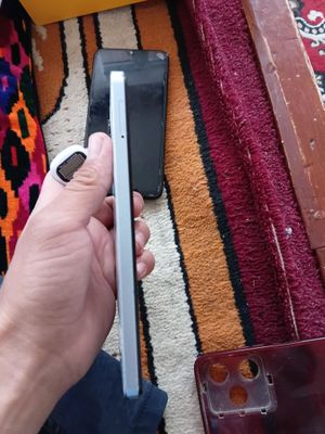 telefon sotiladi samsung a10 400.000 karobka