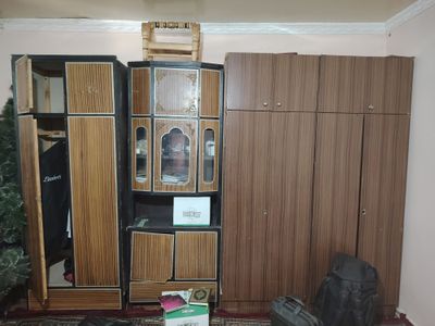 Стенка сатылады. Баста шыккан тури 300мынга беремен