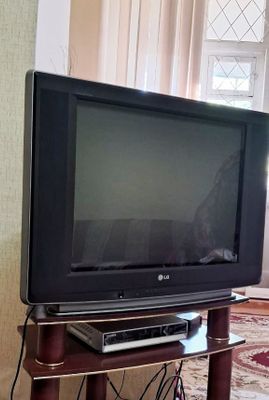 Телевизор LG с большим экраном!