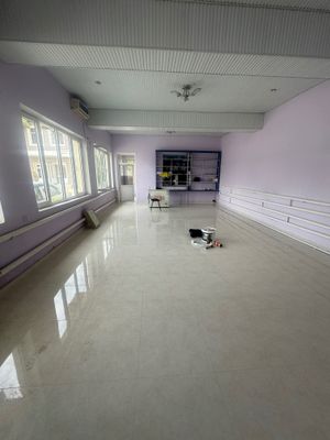 Arendaga beramiz oshxona , oquv markazi ichida