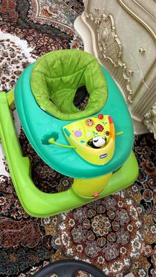 Chicco Walky Talky — развивающие ходунки