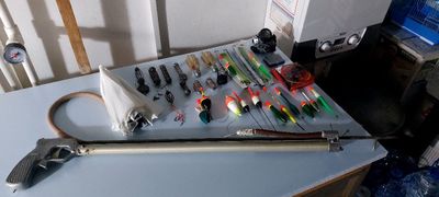 Рыбалка и охота, снасти и арбалет для охоты на рыб