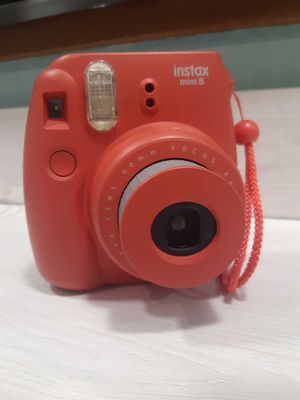 Портотипный фотоаппарат Instax mini 8