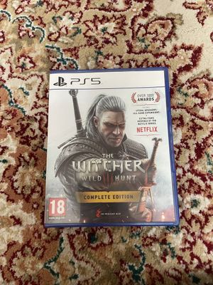 The witcher wild hunt. Ps5 disk