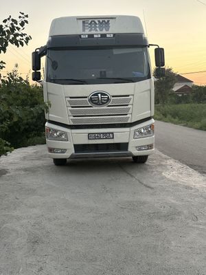 Тягач FAW J6P 6*4 CNG рессор !!!