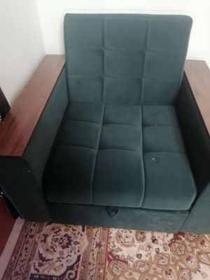 Yangi divan ishlatilmagan