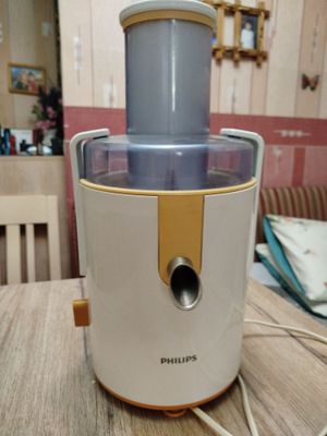 Соковыжималка PHILIPS, в рабочем состоянии