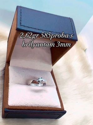 Elegantniy 2,62gr 17,5-razmer 585proba belaya zolota c brilyantam 3mm