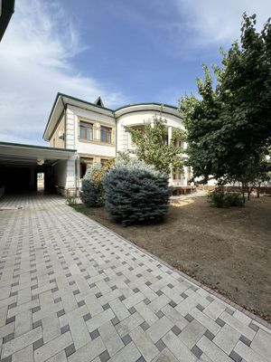 МедГородок 7.7 сот 8 хона Евроремонт 2 этаж 3 уровен ор: Урология