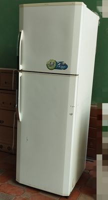 LG no frost холодильник сотилади
