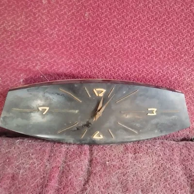 Винтажные механические часы.