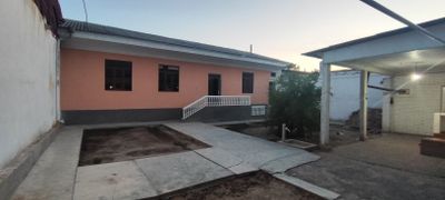 Фарғона шахар Текстилда 4,5 сотихли ховли сотилади. Орентир 15-мактаб