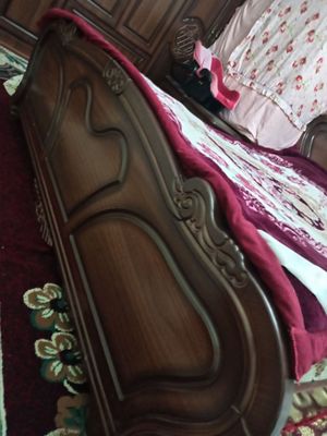 Dvuxspalniy Divan