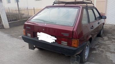 Vaz 2109 sotiladi.