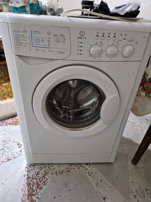 Продам стиральную машинку индезит в идеальном состоянии