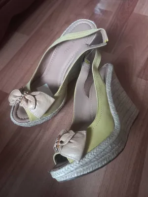 Кожаные босоножки