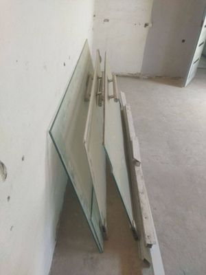 Продам коленную дверь 3 на 2 со всеми деталями