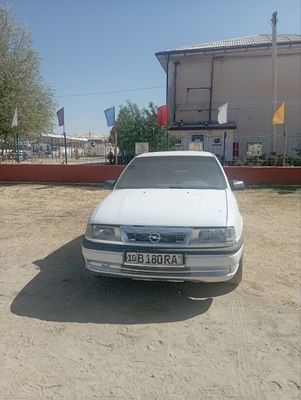Moshina sotiladi