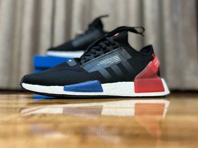 Adidas NMD_R1 V2 мужские кроссовки