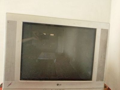 LG телевизор сотилади состоенияси яхши. Экрани катта. Нархи 500 000