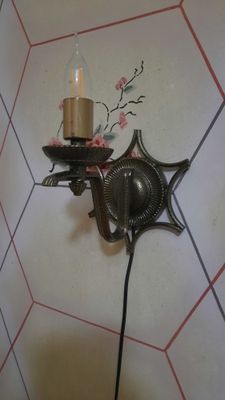 Настенный светильник бра.