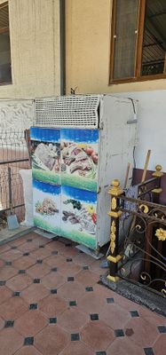 Muzlatgich sotiladi