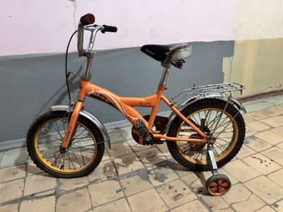 Bolalar velosiped sotiladi