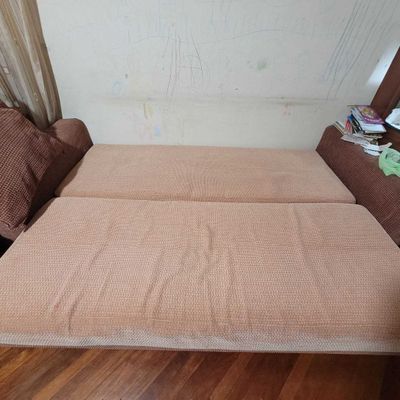 Продаётся диван с 2 креслами