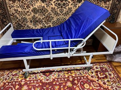 Многофункциональная механическая кровать для лежачих больных