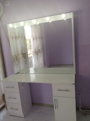 Arzon va sifatli Goʻzallik saloni uchun oyna trumo va rakvina sotiladi