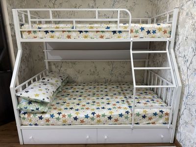 Детский двух яростный кровать
