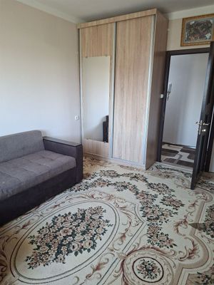 Срочно сдаётся квартира сергели 5а 2 ком семья рядом метро 3 бека