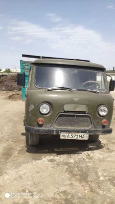 UAZ 452D sotiladi