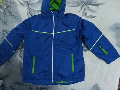 Куртка на мальчика на 8-10 лет рост 152 см