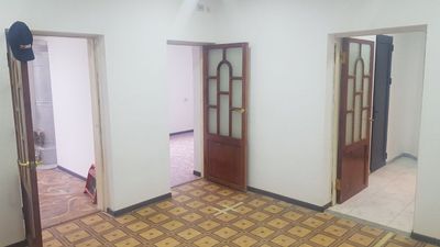 Сдаётся участок 1 мкн 4 комната 1 соток в дол дороги
