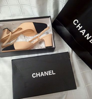 CHANEL slingback tufli