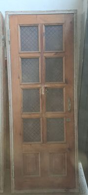 Eshiklar sotiladi