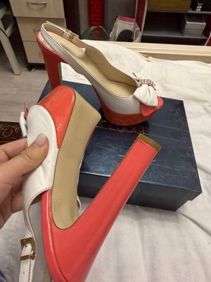 Кожаные босоножки на каблуке 50$