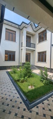 ≈2.2 сотка, 5 комнат, 2 этажа Сергели Беруний арка продаётся дом