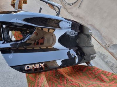 Onix bagajnik qora
