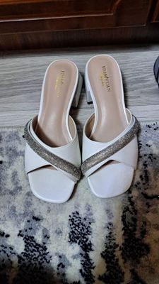Ayollar tapochkasi sotiladi