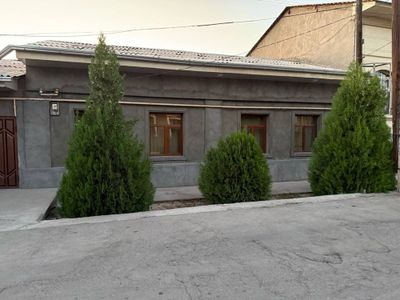 Юнусобод эски тоштурма чаманбог. Срочно сотилади!