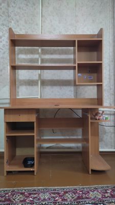 Продается компьютерный стол