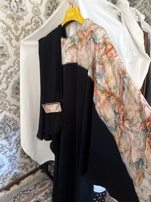 Abaya sharfi bilan