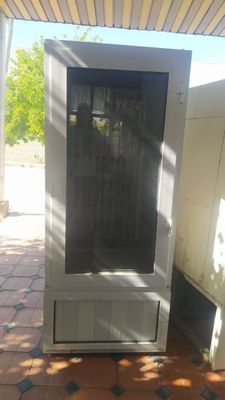 Vitrina xolodilnik sotiladi