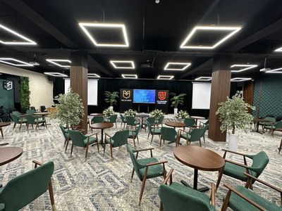 Eventzone Premium-конференцзал от 50-200 человек рядом с Метро Новза