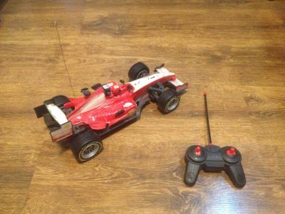 Машинка на пульте F1