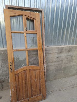 Eshik taxtalidan yasalgan