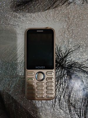 Продам телефон novey