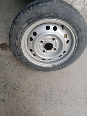 Koleso v zbore tiko.